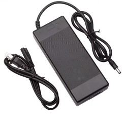 Chargeur pour trottinette Pure Air, Pure Air Pro, Pure Go et Pure Electric compatible, remplacement sûr  - 1 Compatible avec les