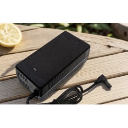 Snellader 54.6V voor Xiaomi Scooter 5 Pro  - 6 Compatibel: ontworpen voor Xiaomi Scooter 5 Pro en 54.6V laden.Veilig: beschermin