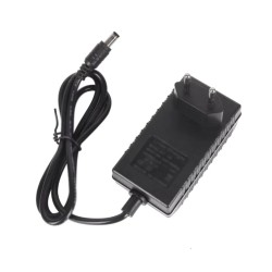 Zariadnoe ustroistvo dlia batarei Navee Easyride 20 E20 E25 Easyride Pro ili analog  - 1 Sovmestimo s samokatami Navee Easyride 