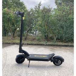 Sharkset RS1 - két 1400 W-os motor - 20 Ah akkumulátor - hatótáv 50-70 km Sharkset - 3 Sharkset RS1 - két 1400 W-os motor - 20 A