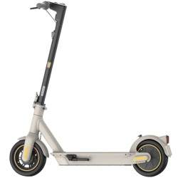 Ninebot KickScooter MAX G30LE II розроблений Segway - 40 км автономності. Segway - Ninebot - 6 - Більш міцне шасі, ширше. - 10" 